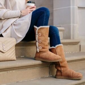 UGG Bailey Button Triplet Tall Boots Chestnut Size 5
